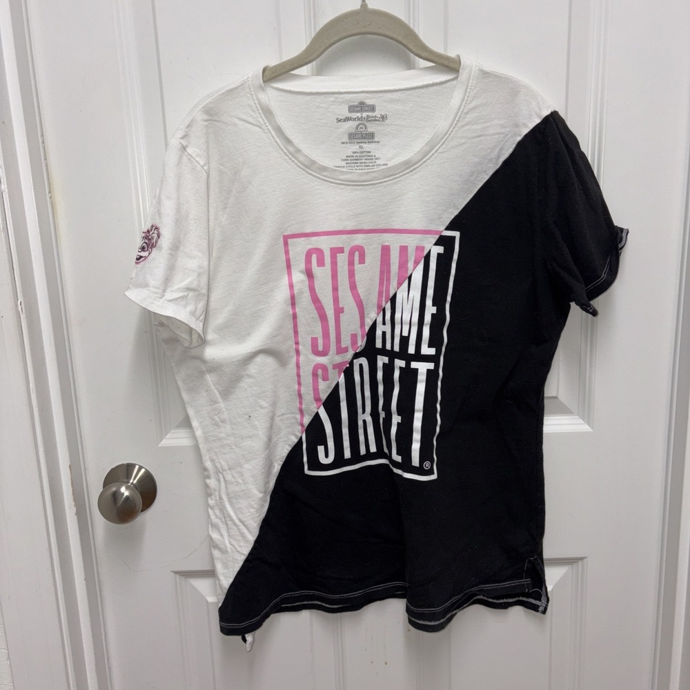 SEA‎ WORLD SESAME STREET Straight Outta Compton Spoof Black Shirt - Size XL